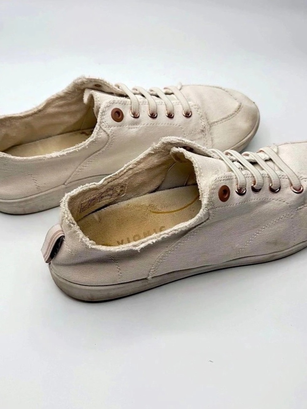 Vionic Beach Pismo Sneaker Cream US 11, UK 9